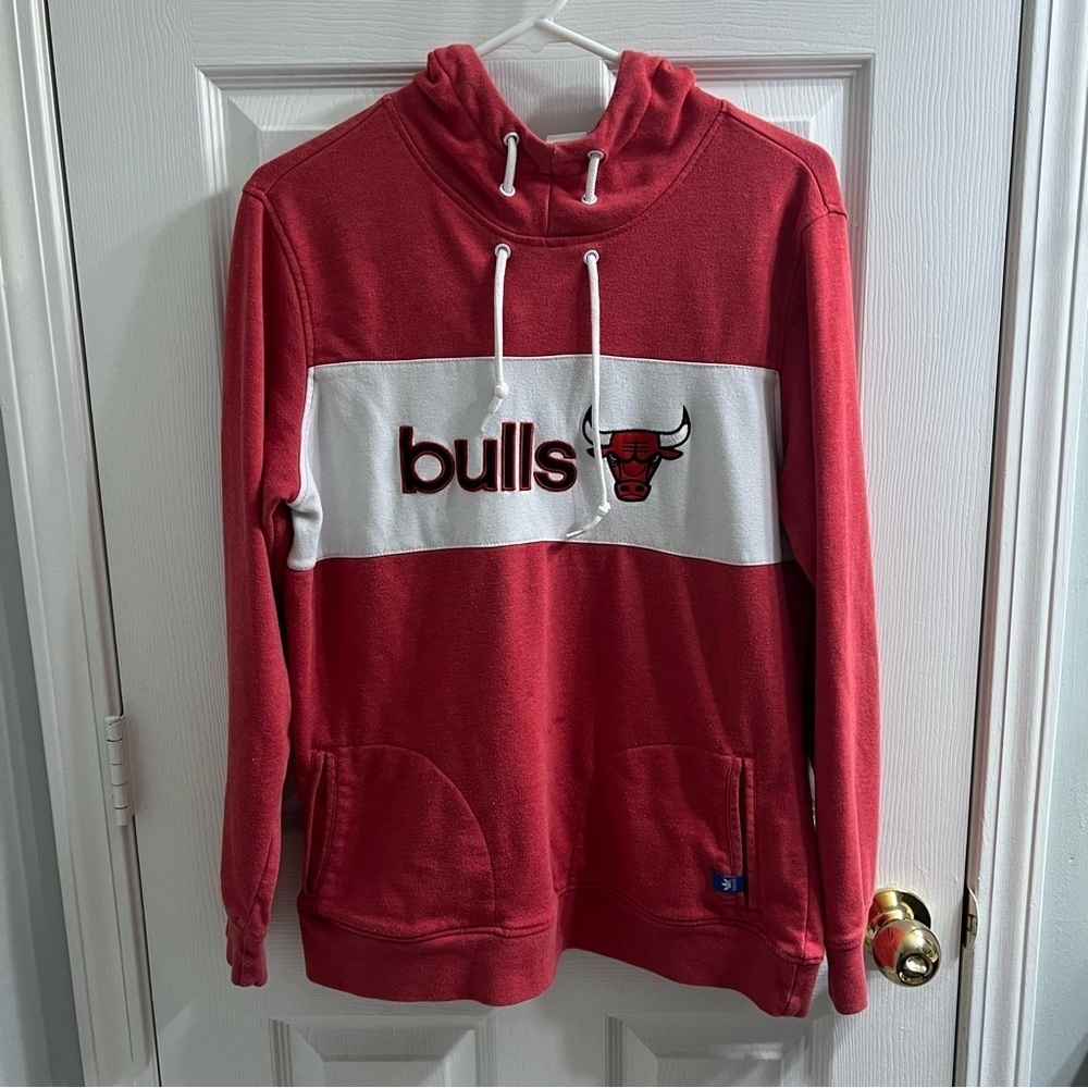 ADIDAS Size L Chicago Bulls Scrunch‎ Neck Pullover Hooded Sweatshirt